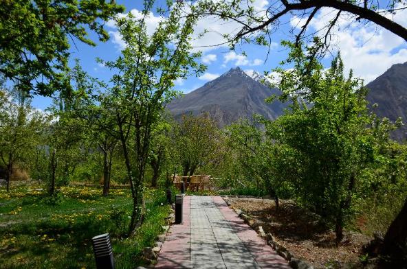 A Travel Guide To Karimabad, Hunza.