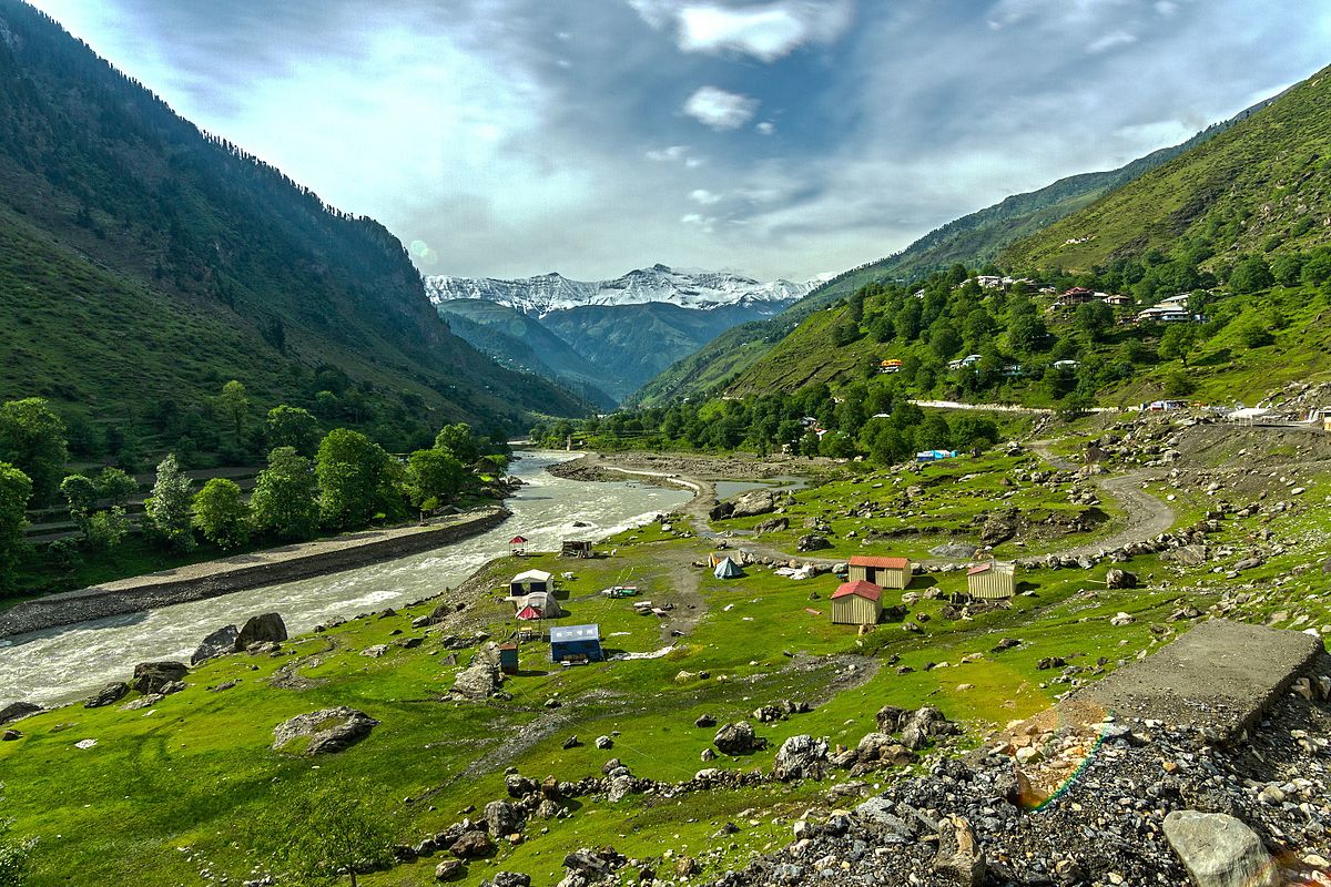 Top 10 Tourist Places To Visit In Pakistan