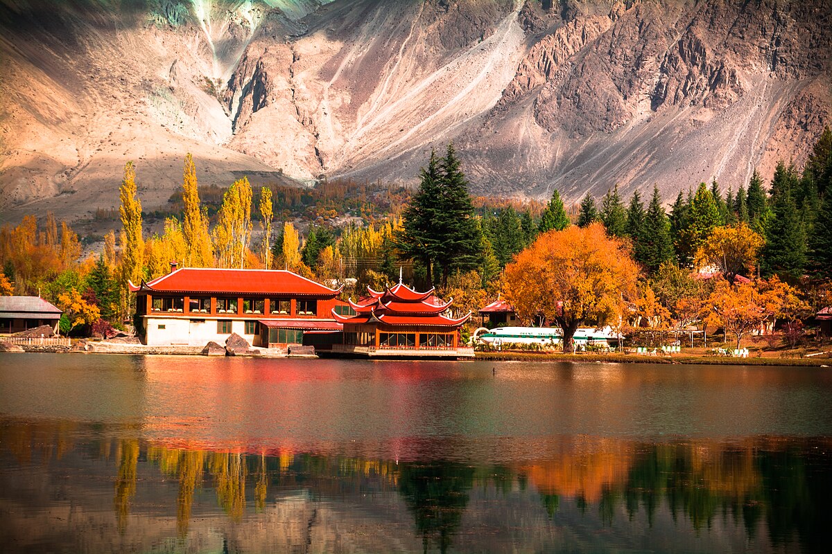 Explore Blossom Season In Hunza & Skardu With Fly Pakistan