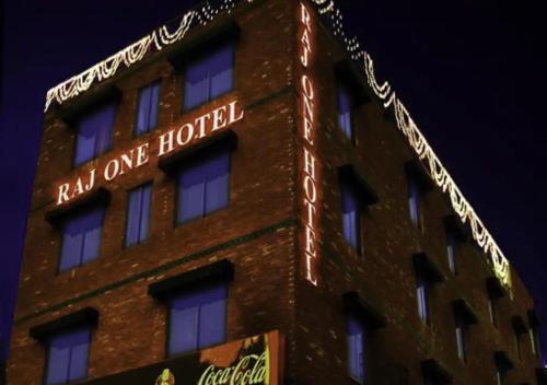 hotel-img