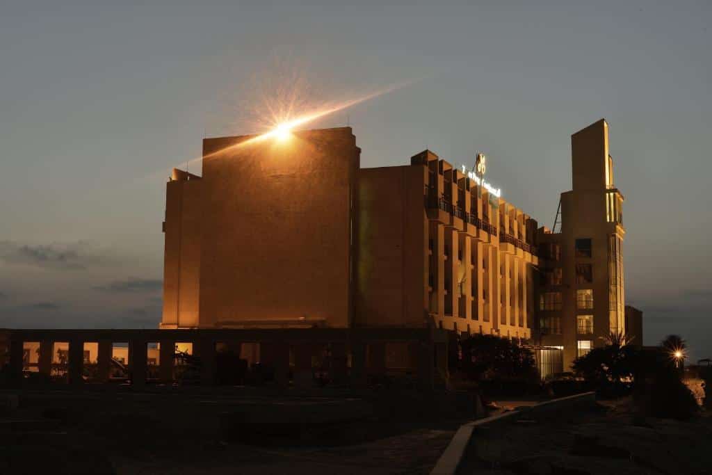 hotel-img