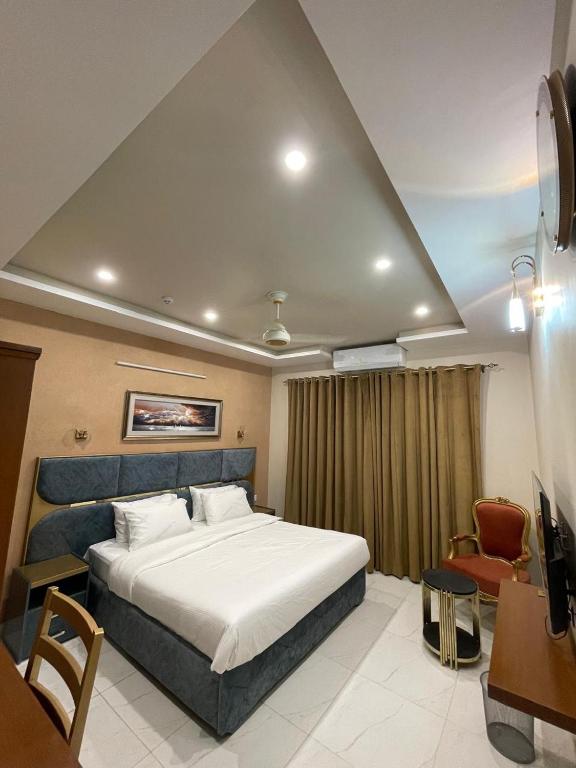 Grand Blu Hotel Hyerabad