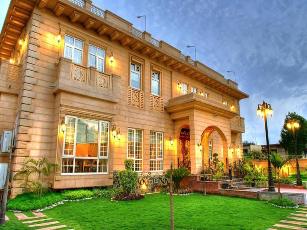hotel-img