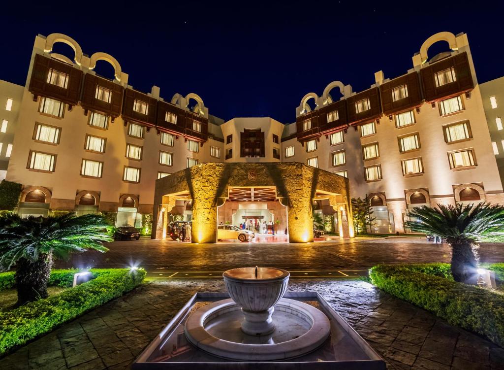 hotel-img