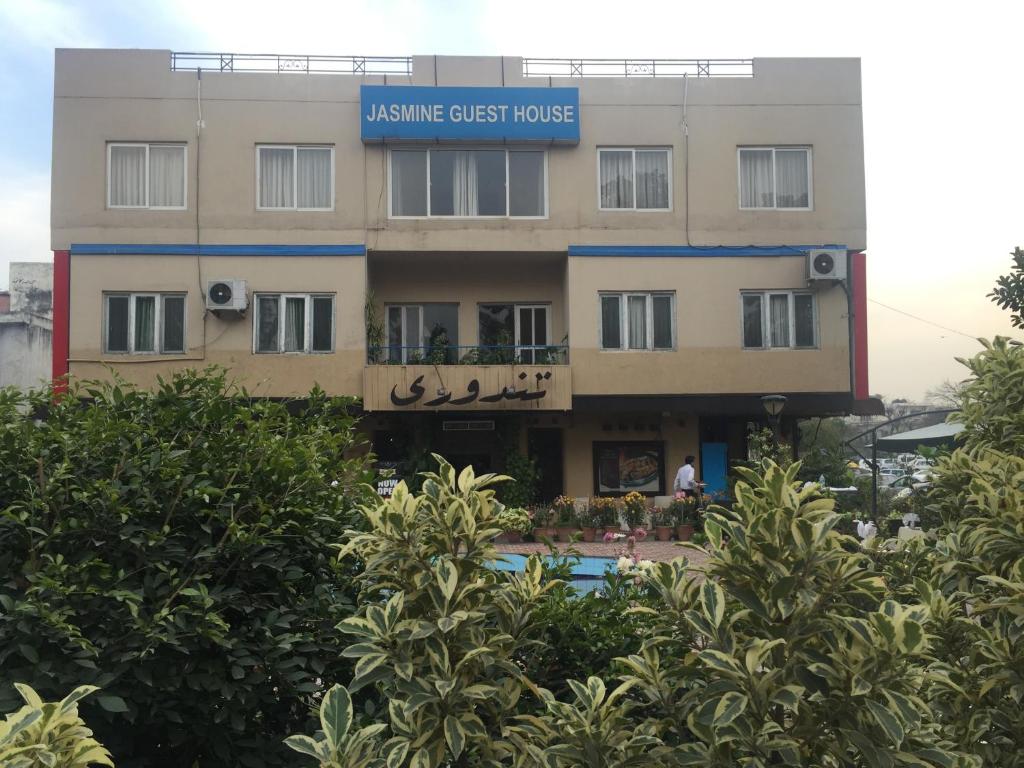 hotel-img