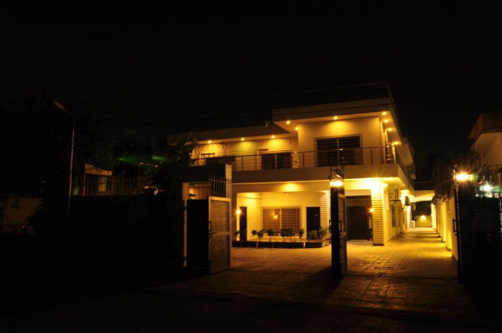 hotel-img