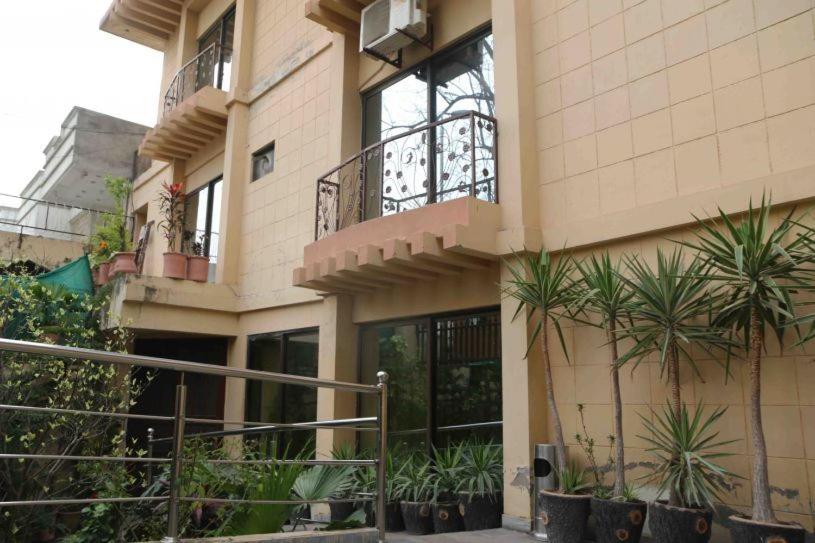 hotel-img