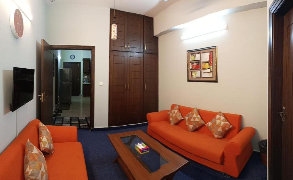 Tourist Inn Apartments