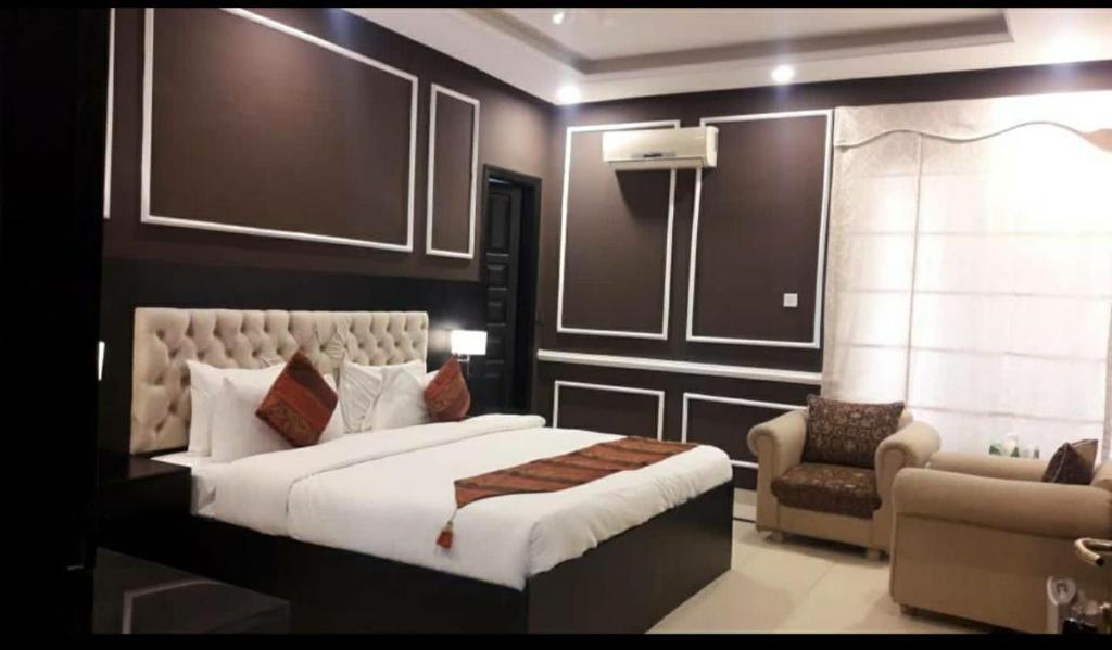 hotel-img