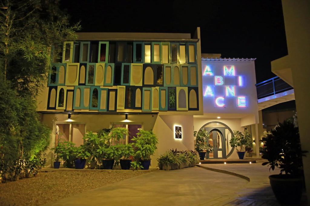 hotel-img