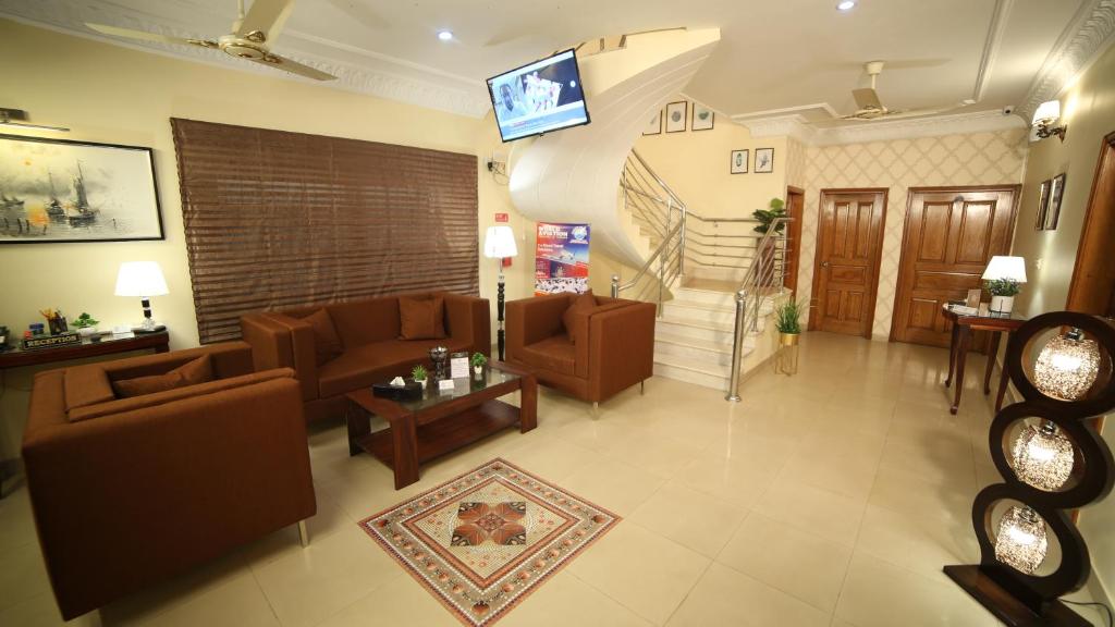 Book Four Square by WI Karachi Hotel Online at best rates - Fly