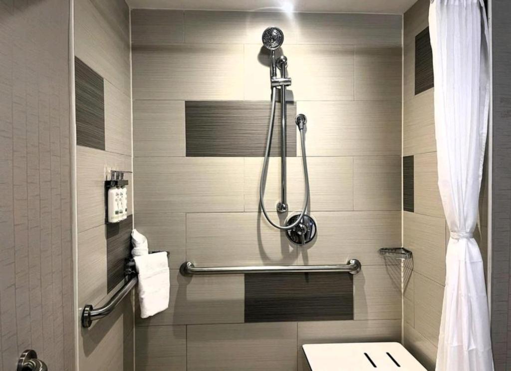 Hotel Aladin In Karachi