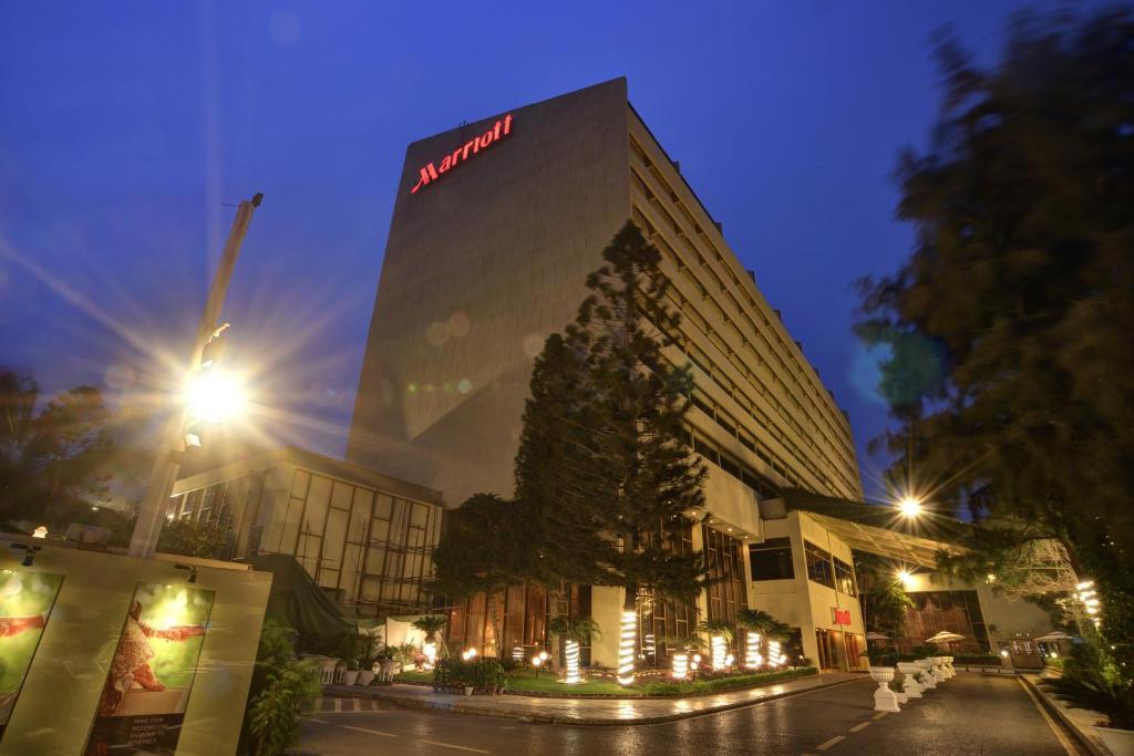 hotel-img