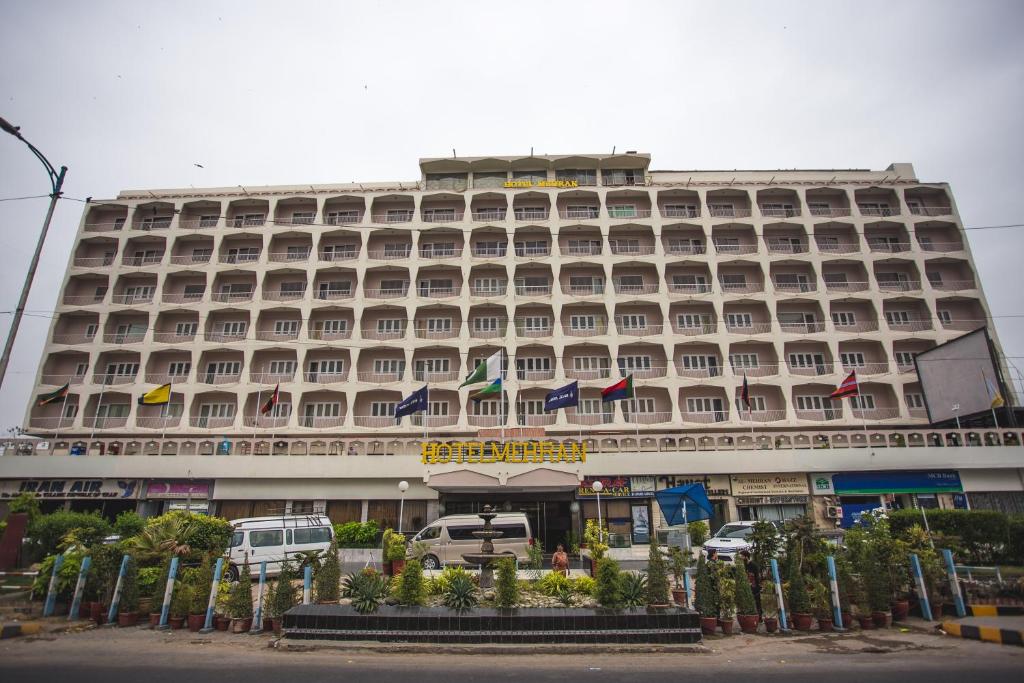 hotel-img