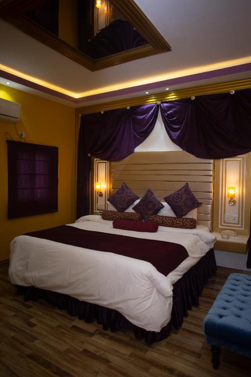 Mehran Hotel Shahrah-e-Faisal Road