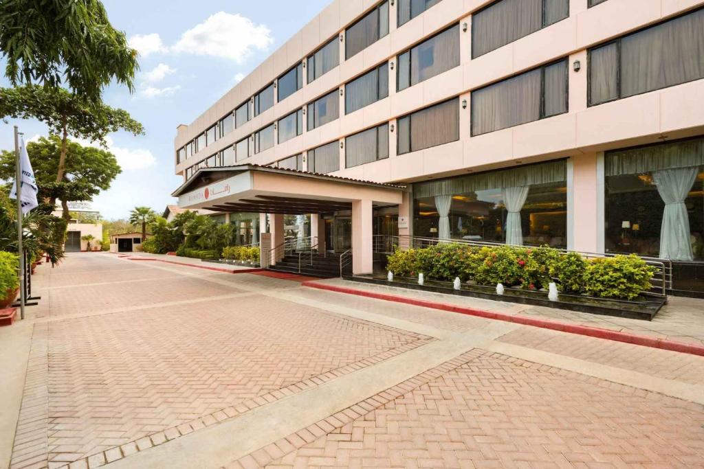 hotel-img