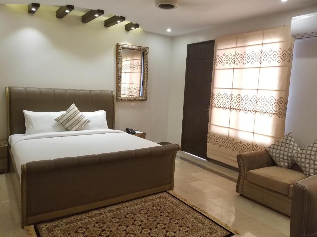 Zifan Hotel And Suites