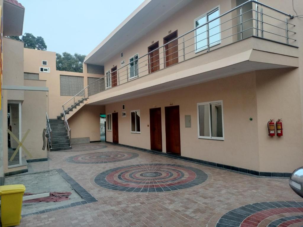 hotel-img