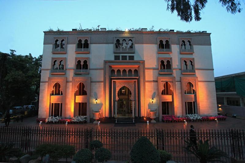 hotel-img