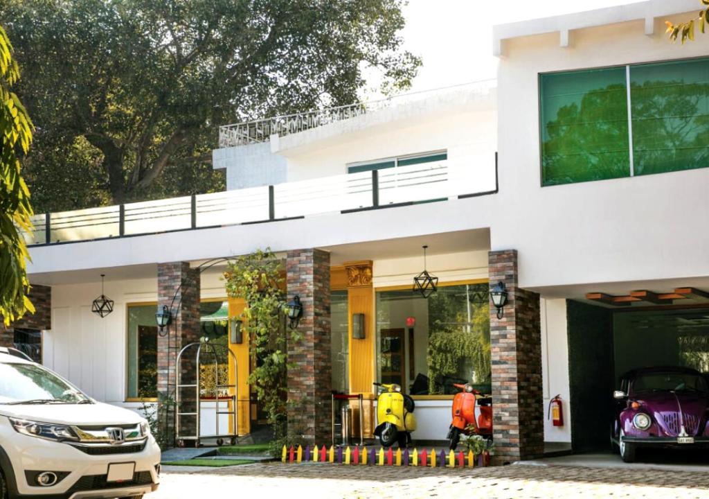 hotel-img