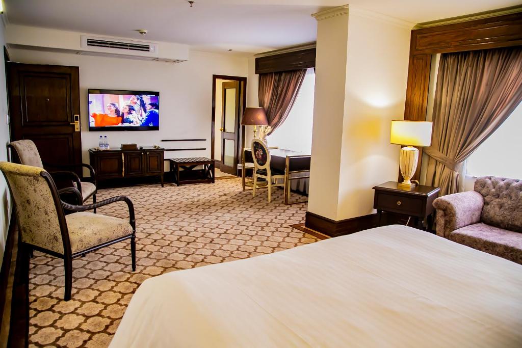 Saffron D or Hotel Lahore