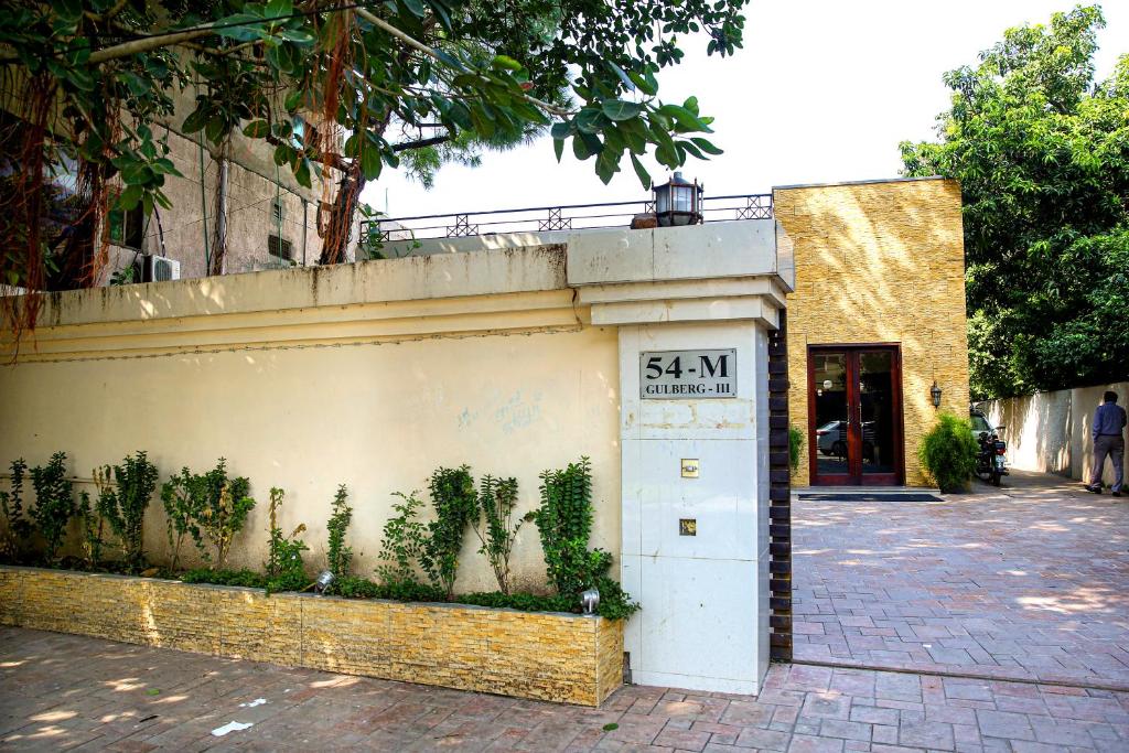 hotel-img