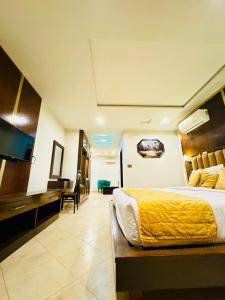 Bling International Hotel Multan