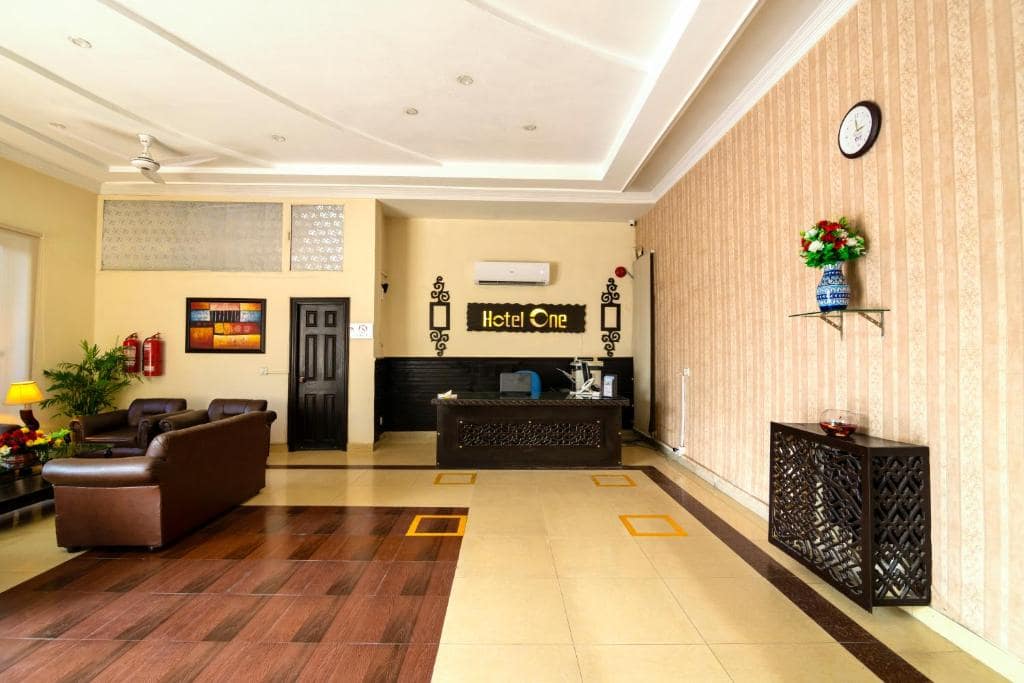 Hotel One Lalazar Colony