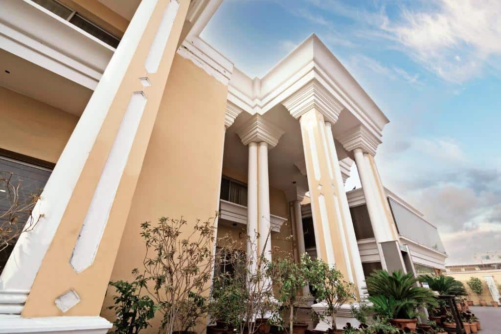 hotel-img