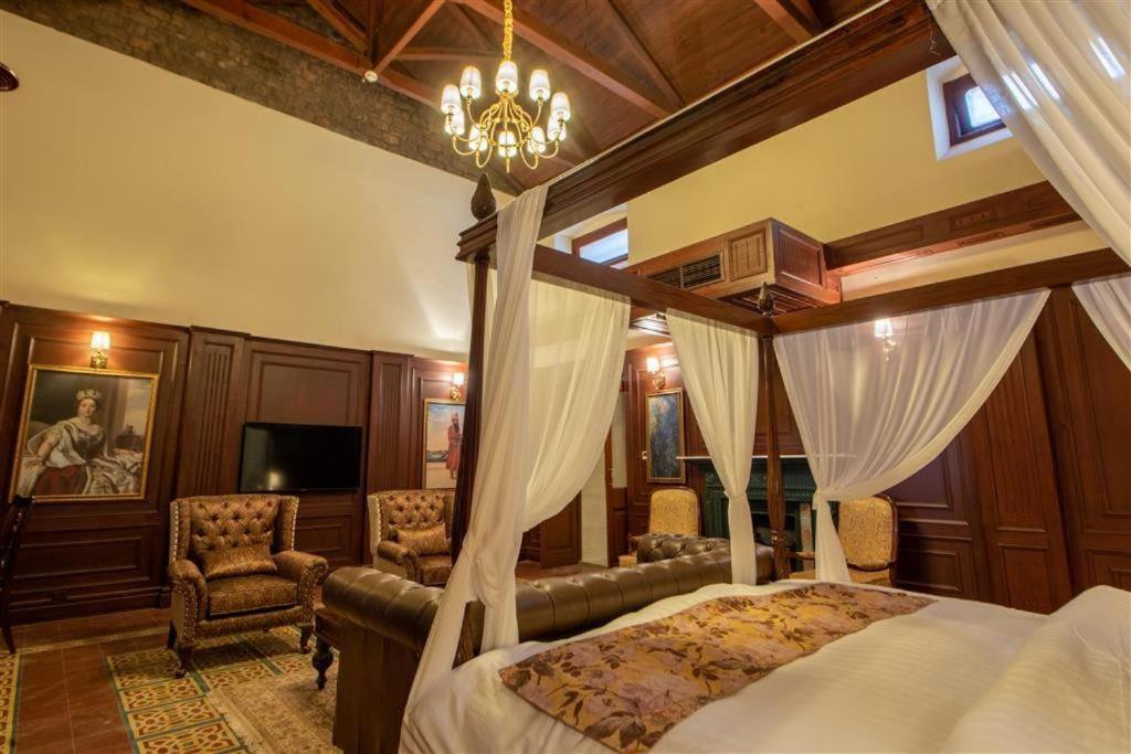 Cecil Hotel by Pearl-Continental