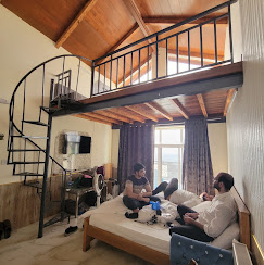 The Mall Street Hotel