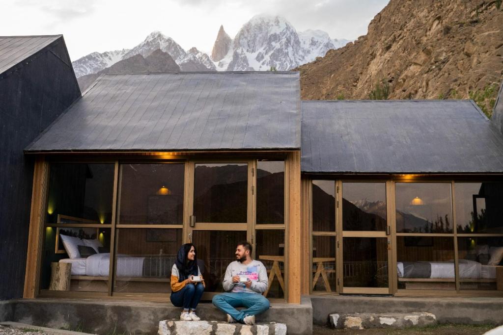 LOKAL Rooms x Hunza (5 Peaks)