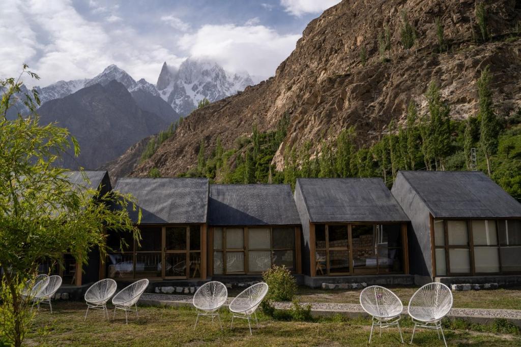 LOKAL Rooms x Hunza (5 Peaks)