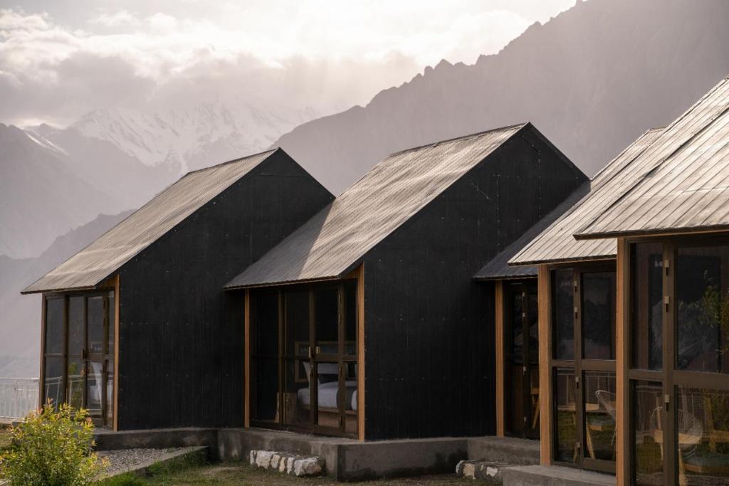 LOKAL Rooms x Hunza (5 Peaks)