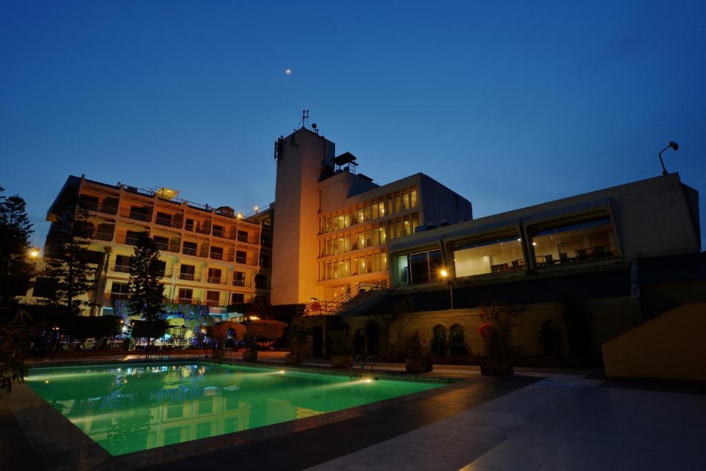 hotel-img