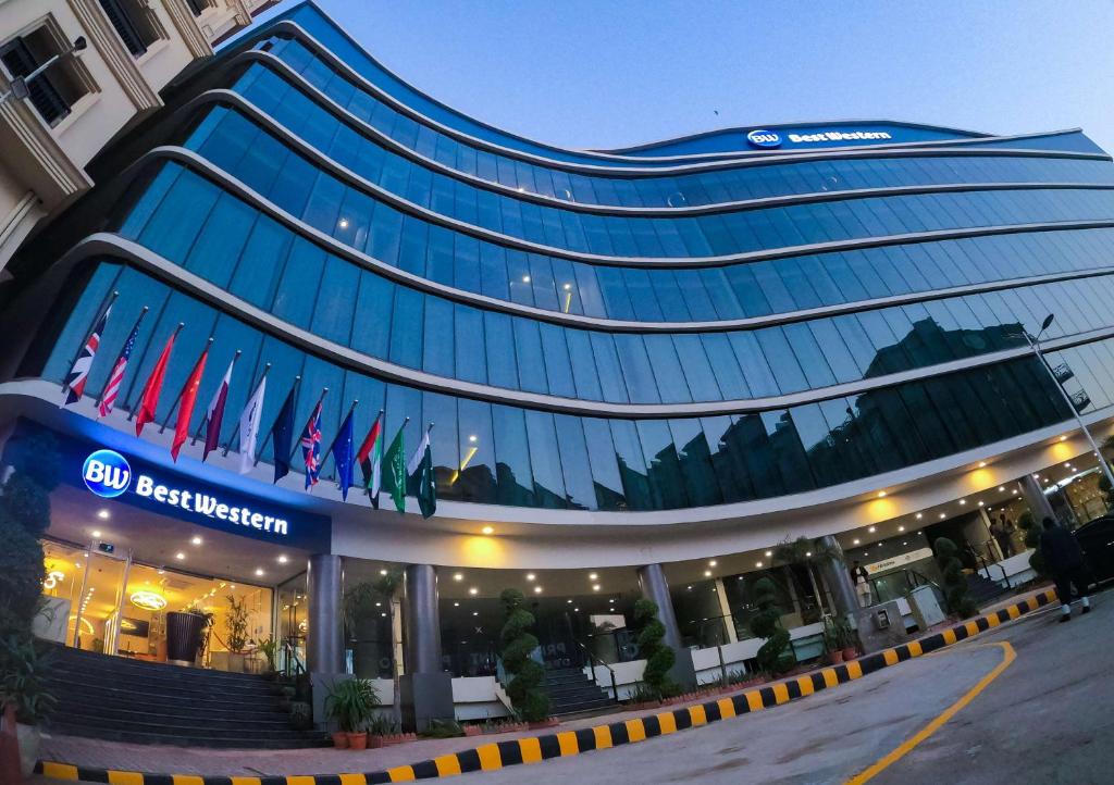hotel-img