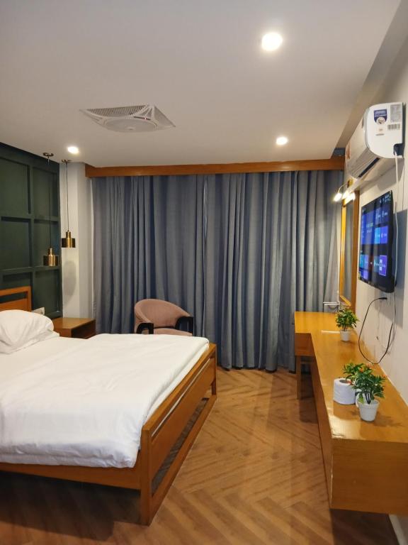 Luxurious Landing Apartments & Suites Bahria Town