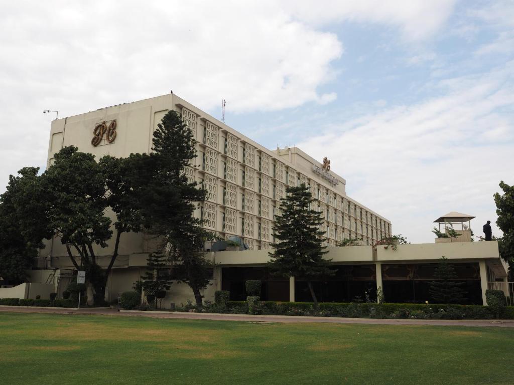 hotel-img