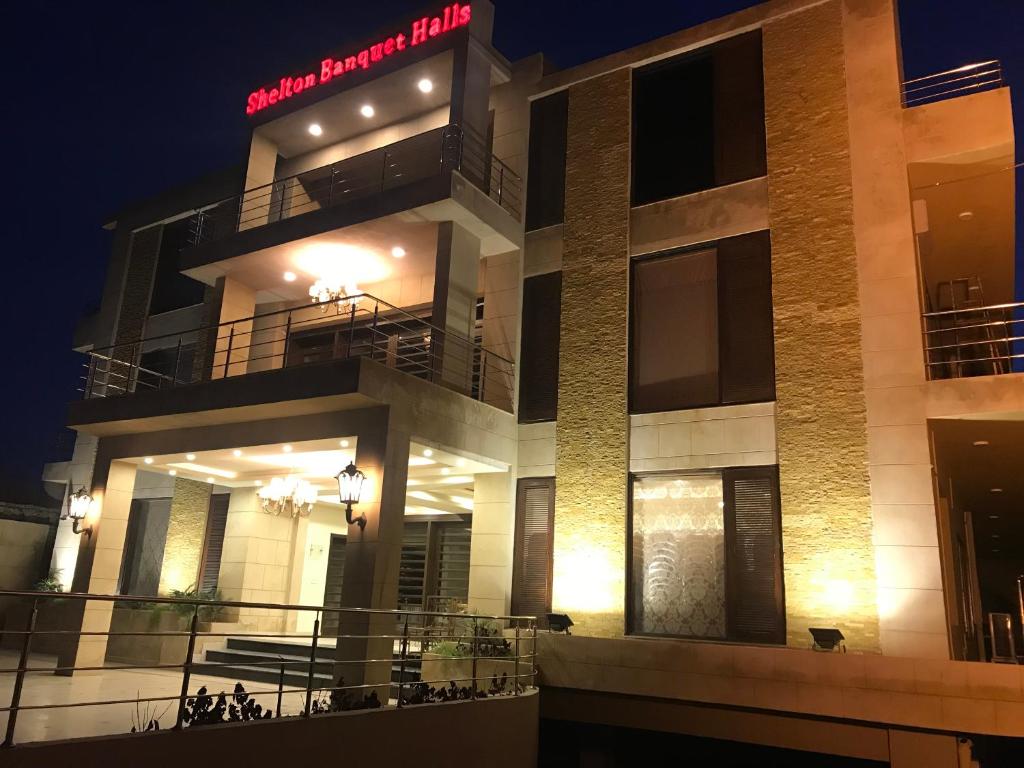 hotel-img