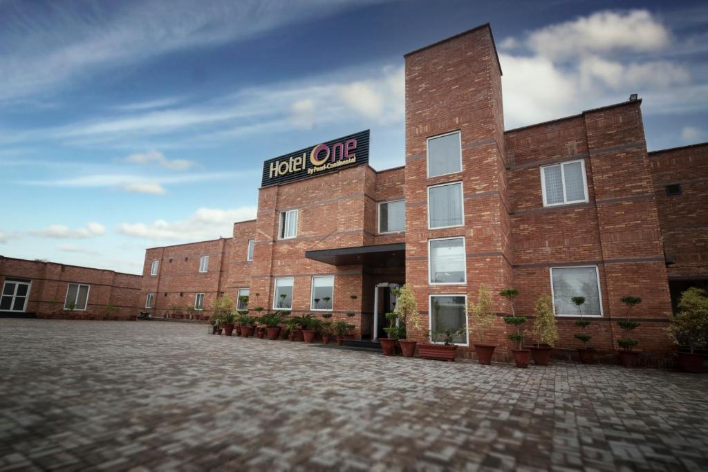 hotel-img