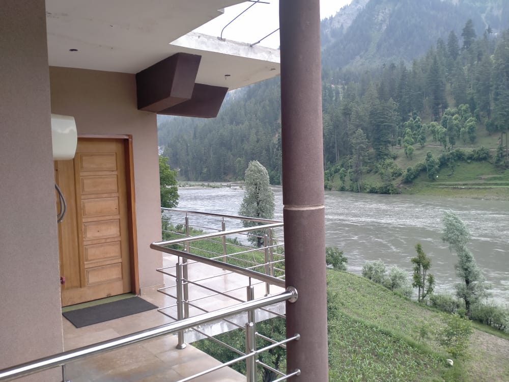 hotel-img