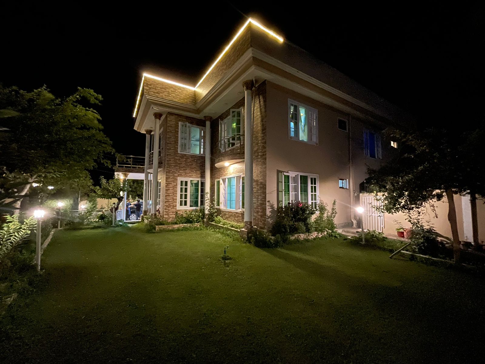 hotel-img