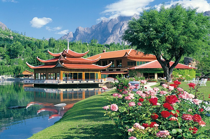Hotel Mountain Lagoon Skardu