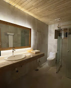 Khar Hotel & Resort