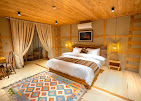 Khar Hotel & Resort