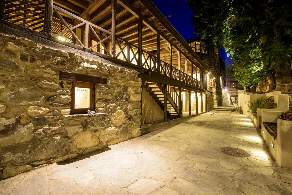 hotel-img