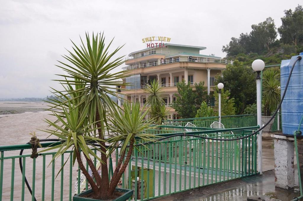 hotel-img