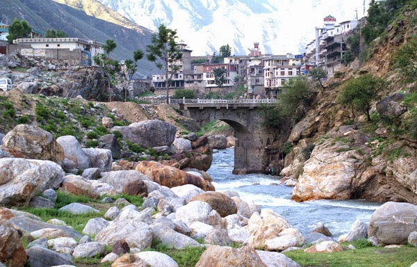 Besham in Besham