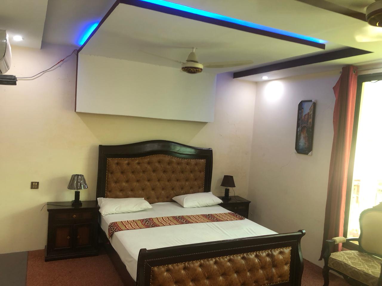 Pine View Hotel & Dera Inn Restaurant