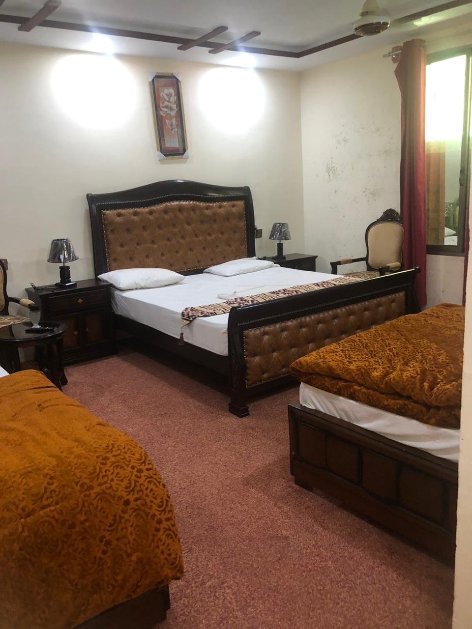 Pine View Hotel & Dera Inn Restaurant